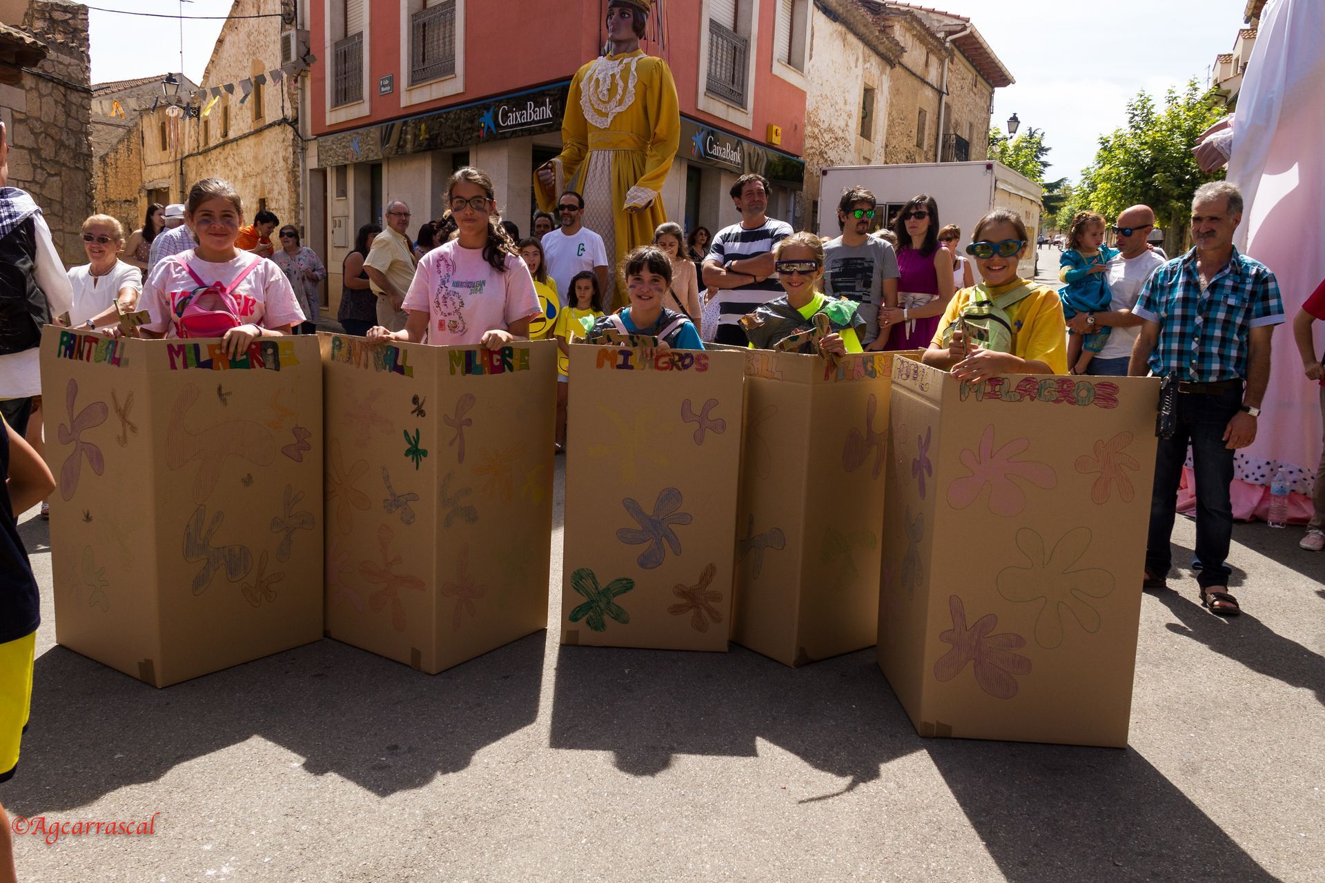 Gigantes y Cabezudos baile vermut (concurso de disfraces)