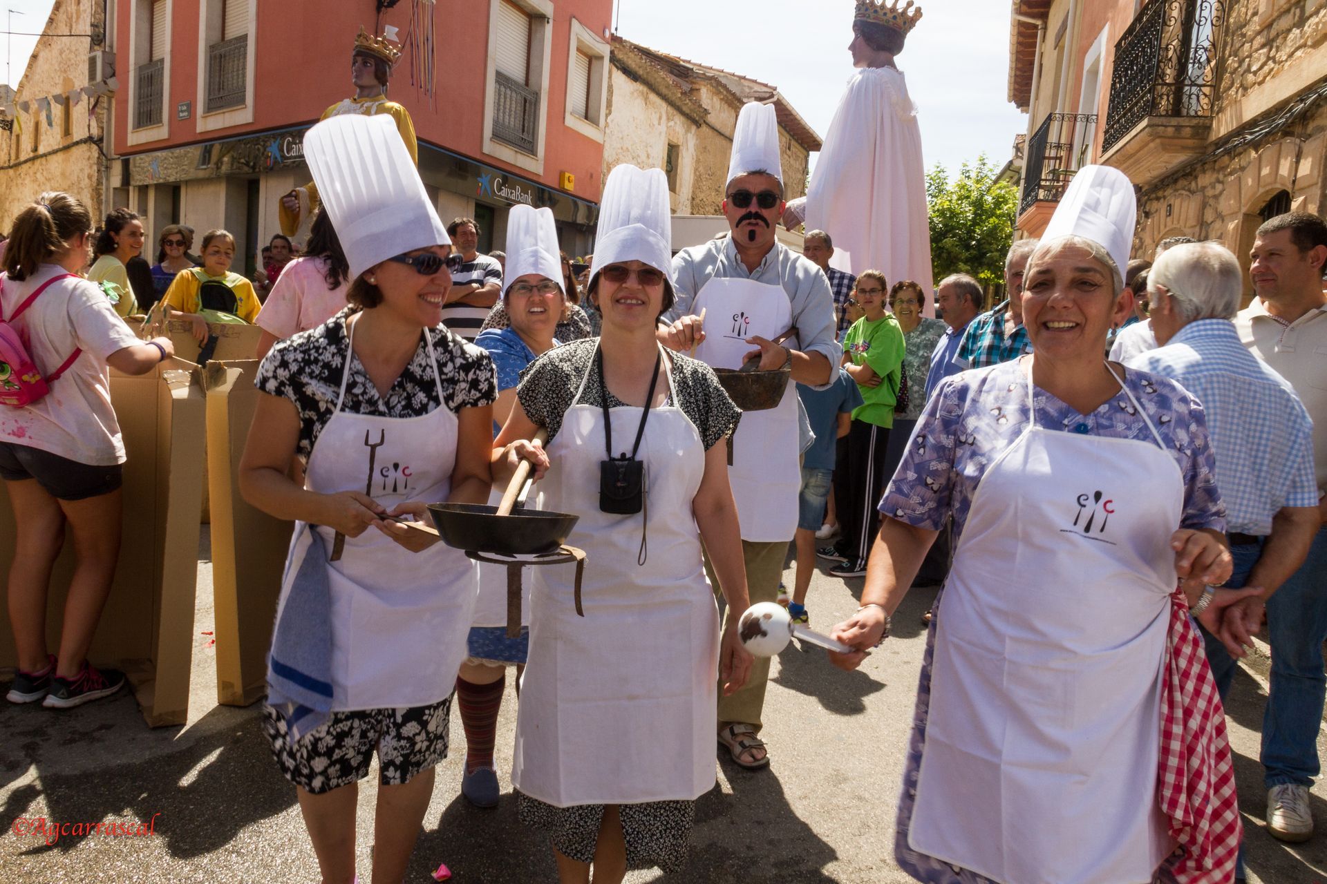 Gigantes y Cabezudos baile vermut (concurso de disfraces)