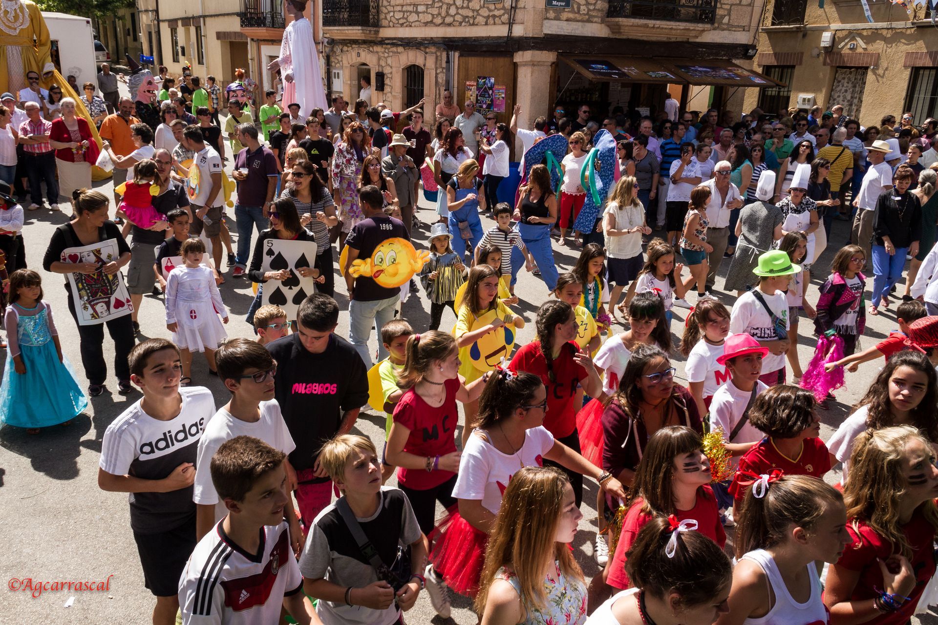 Gigantes y Cabezudos baile vermut (concurso de disfraces)