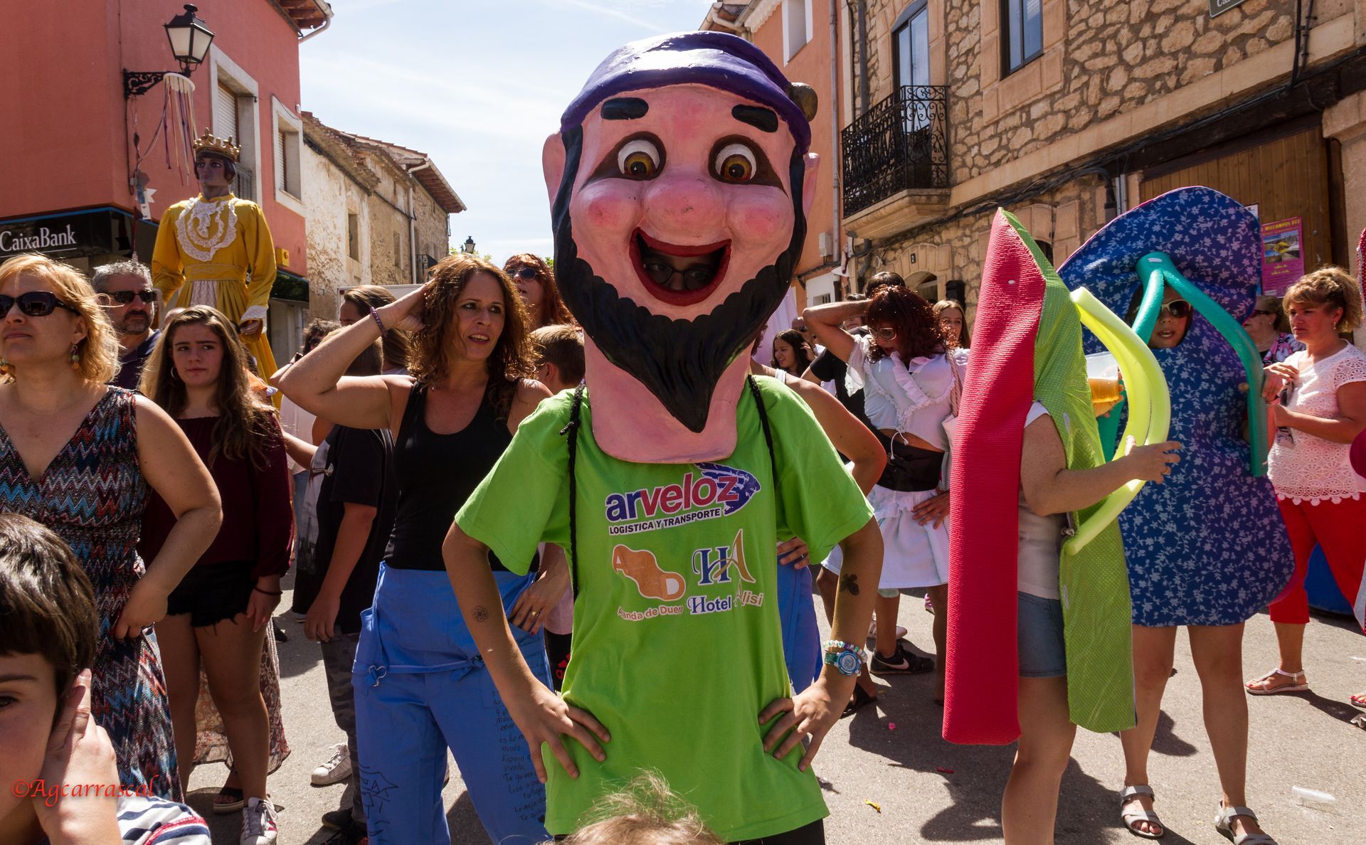 Gigantes y Cabezudos baile vermut (concurso de disfraces)