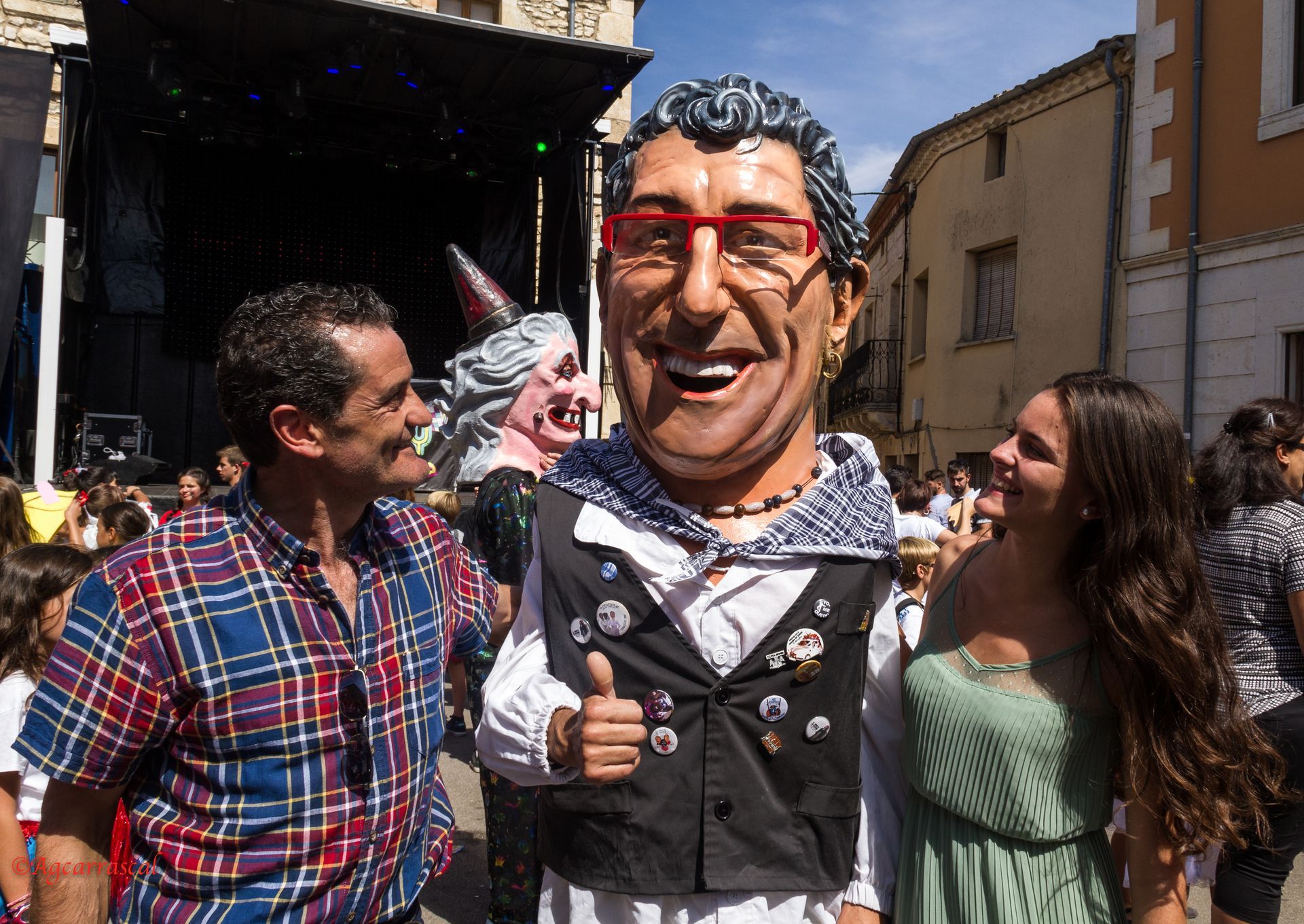 Gigantes y Cabezudos baile vermut (concurso de disfraces)