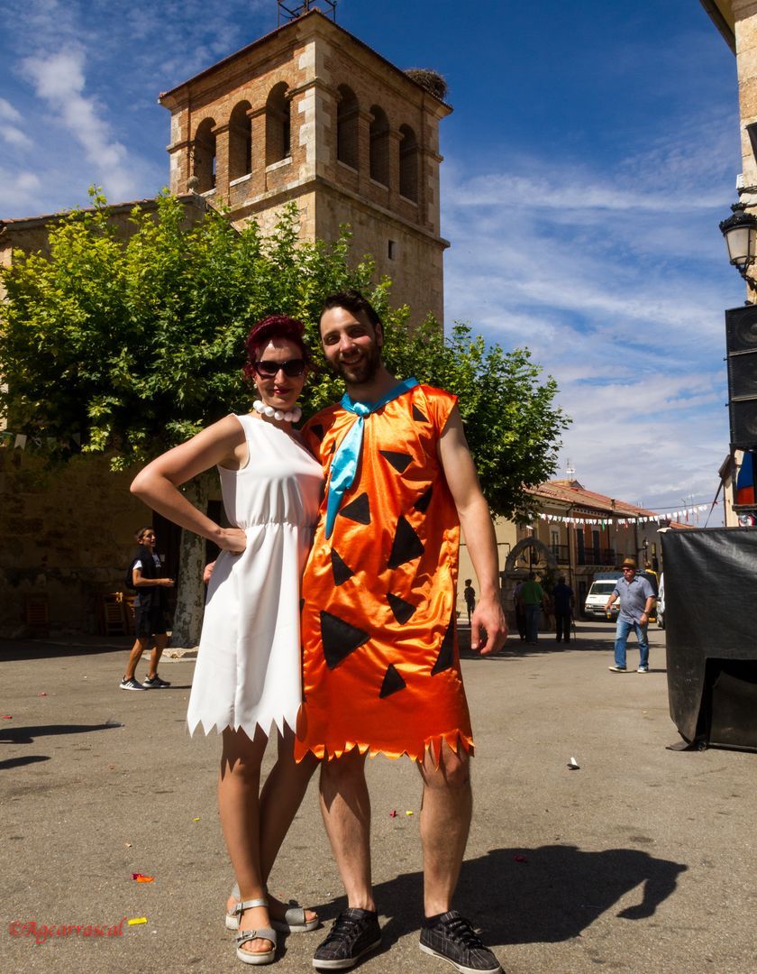 Gigantes y Cabezudos baile vermut (concurso de disfraces)